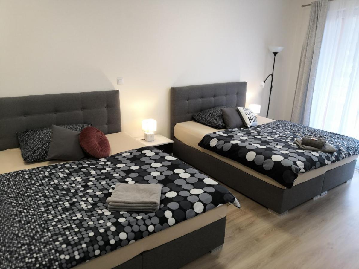 Apartamento H+ Apartman Letiste Praha Exterior foto